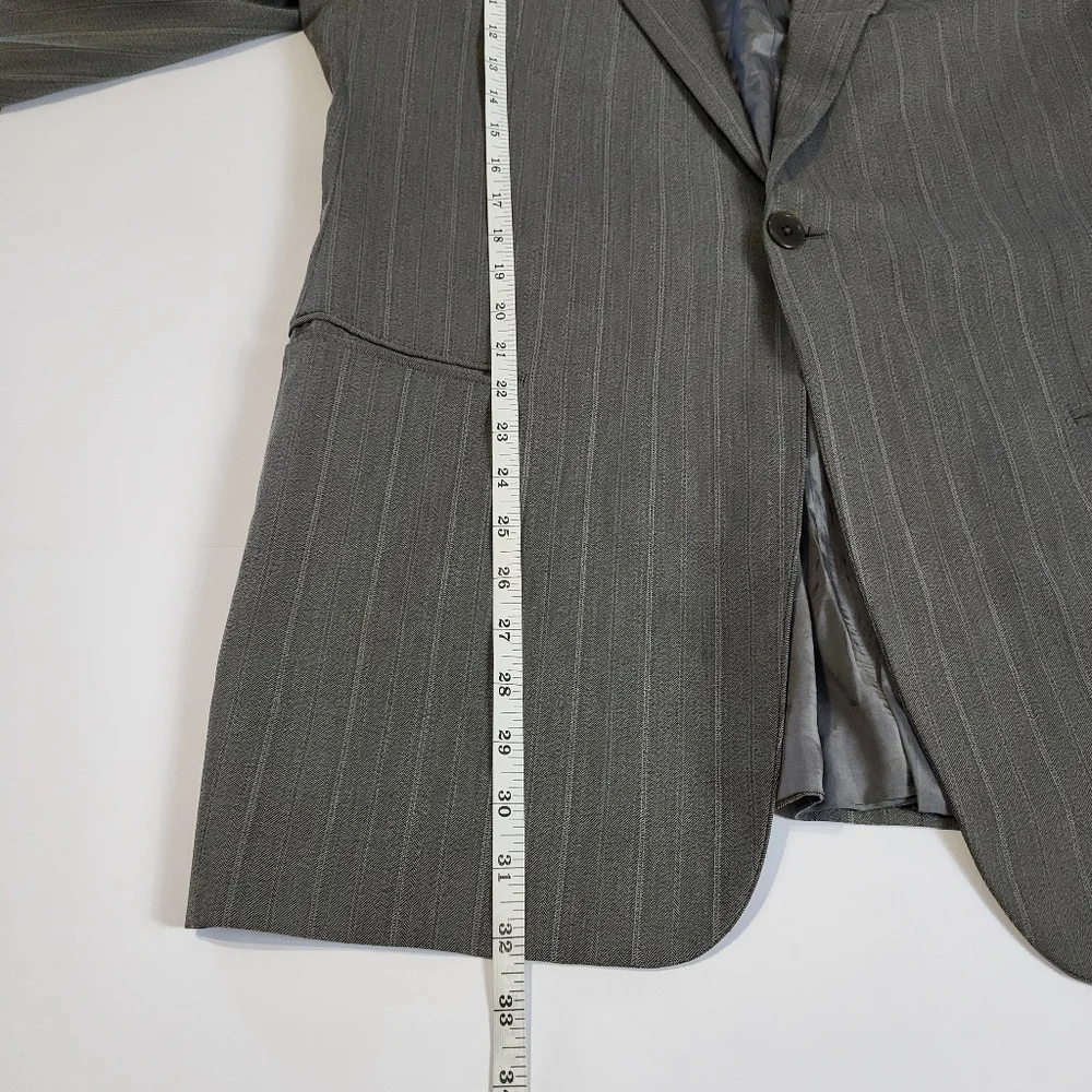 Armani Collezioni Suit Jacket Grey Striped Wool Blend Italian‎ Men's Size 42 L